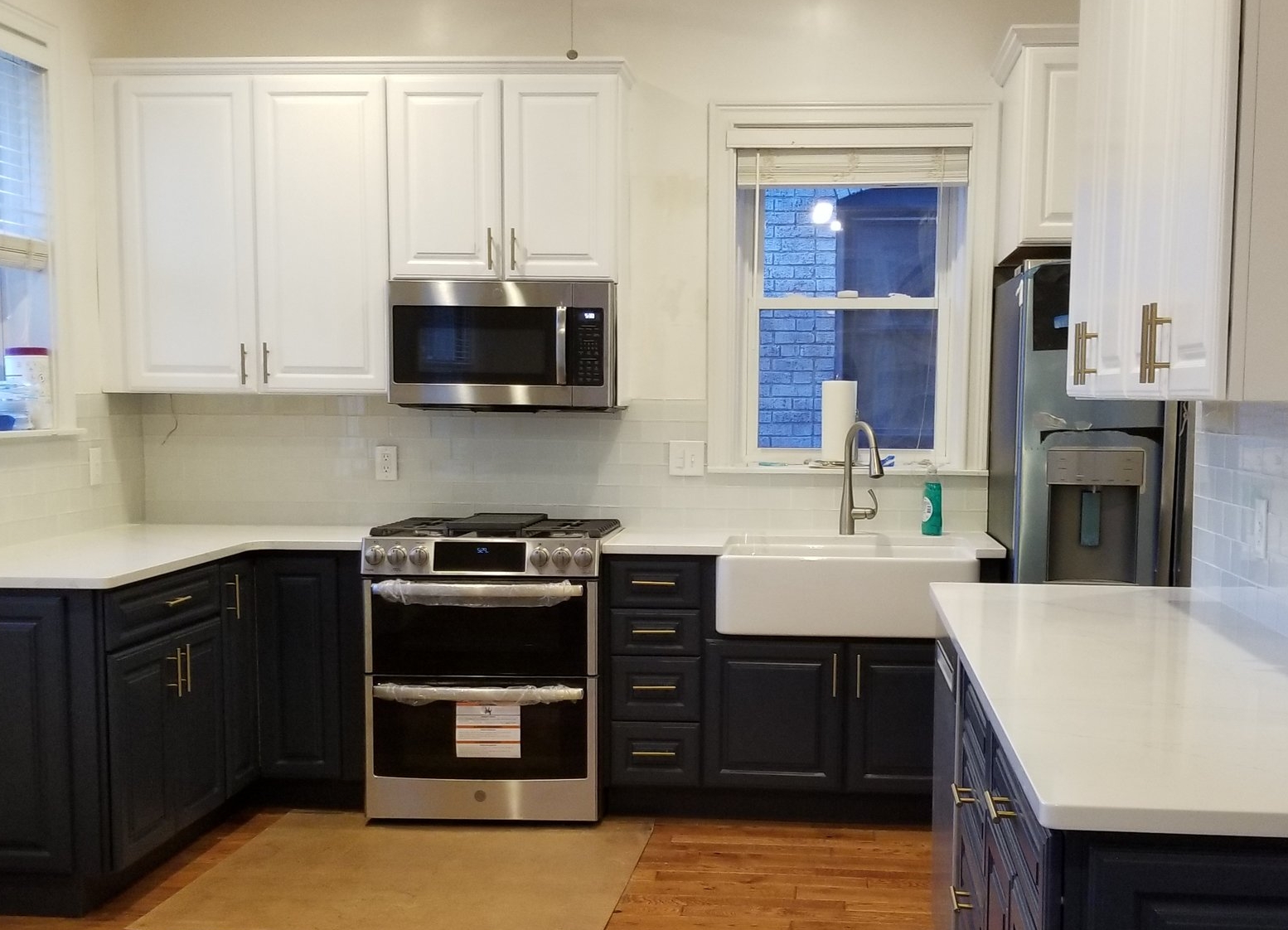 White and Navy Fresh Faced in St. Louis